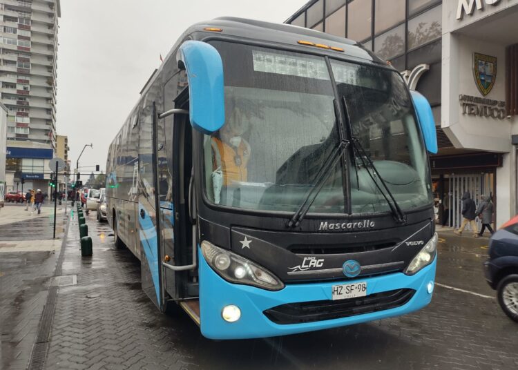 Autoridades llaman a los apoderados a fiscalizar a buses que realizan giras de estudios