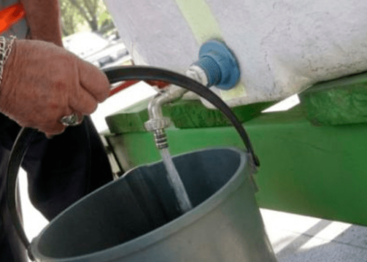 Familias del lago Budi cumplen dos semanas sin agua