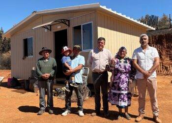 Familias afectadas por incendios forestales de Cholchol ya cuentan con viviendas de emergencia