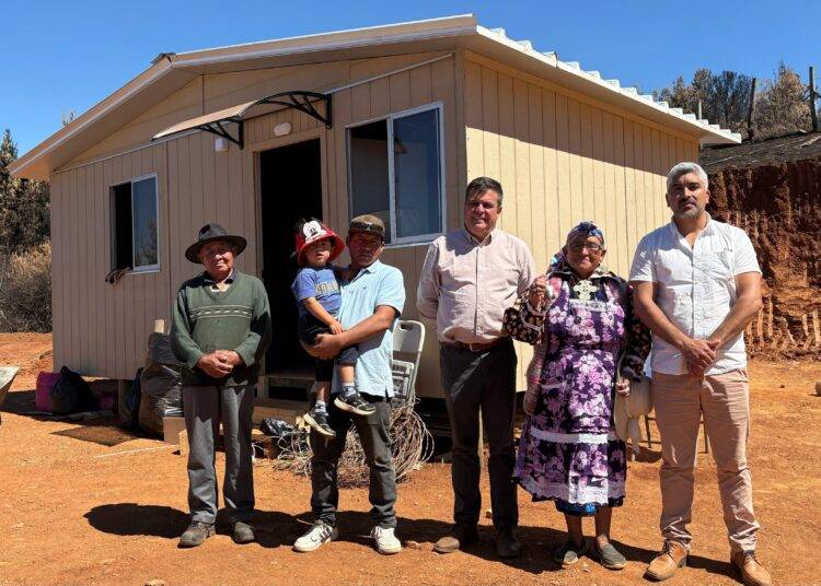Familias afectadas por incendios forestales de Cholchol ya cuentan con viviendas de emergencia