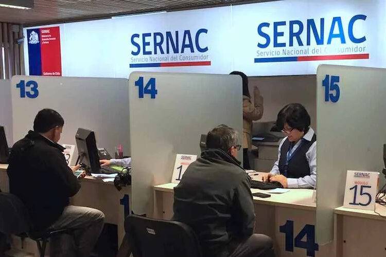 Sernac presenta demanda contra dos financieras por «cobrar ilegalmente» a clientes «hipervulnerables»