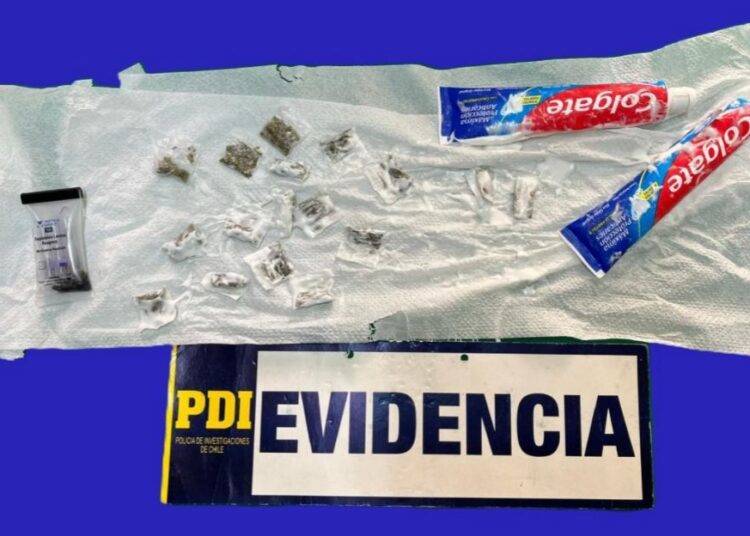 Sujetos intentaron entregar droga en tubos de pastas dentales y en una encomienda