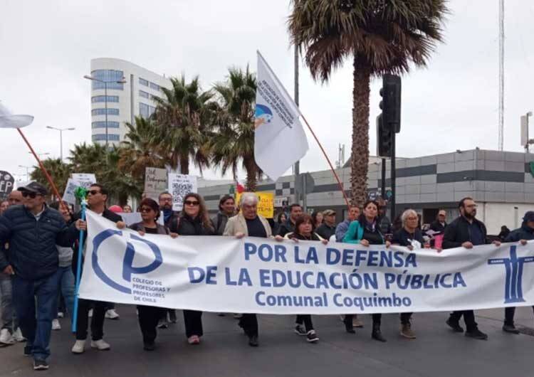 Profesores de Coquimbo y Andacollo anuncian paro indefinido