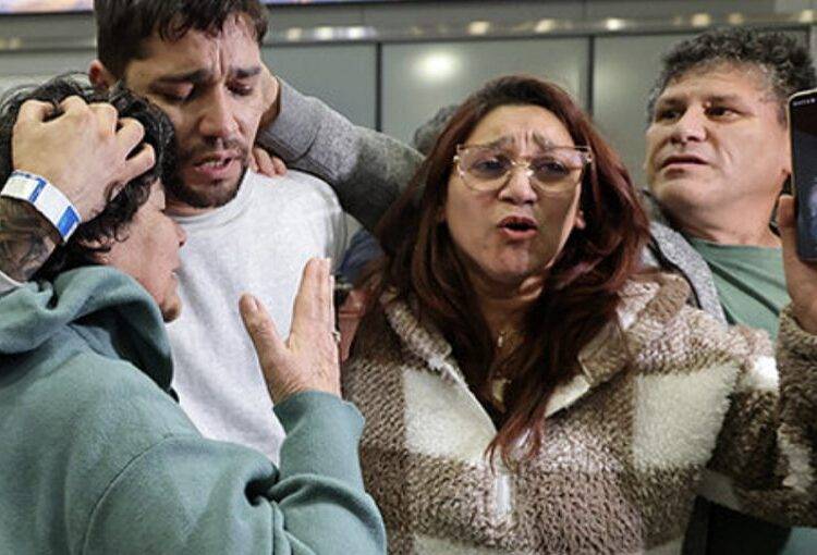 Llega primer avión con chilenos deportados desde EE.UU.