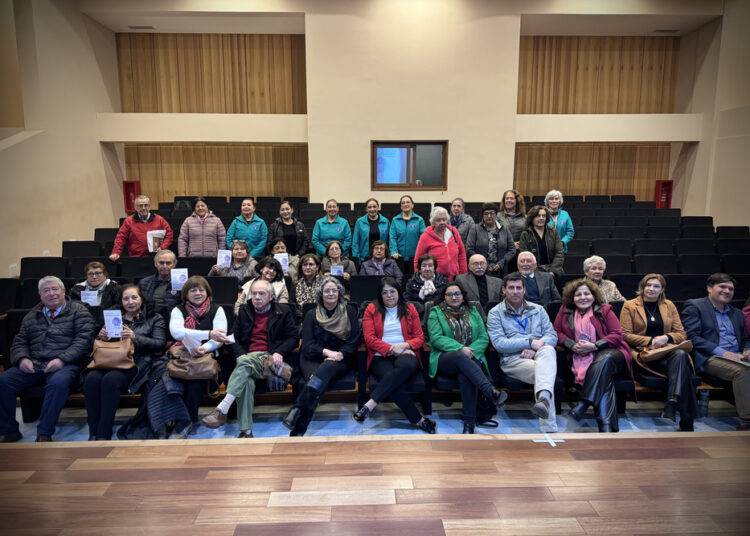 Seremi de Desarrollo Social y SENAMA invitan a personas mayores a compartir sus historias de vida en Concurso Literario