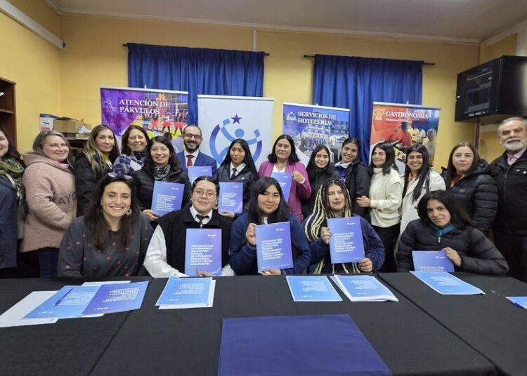 Presentan nuevo protocolo de resguardo de permanencia para estudiantes embarazadas en el sistema escolar