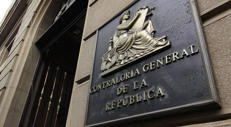 Contralor铆a: 25 mil funcionarios p煤blicos salieron del pa铆s mientras estaban con licencia