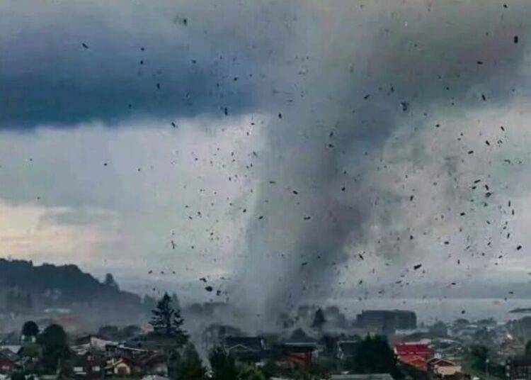 Estiman en US$8 millones los da帽os en Puerto Varas por el destructivo tornado