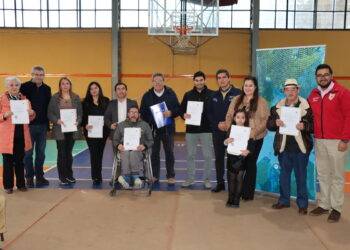 Familias de Cunco finalizan su proceso habitacional con la entrega de escrituras