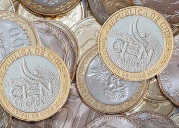 Banco Central lanza nueva moneda de $100 para conmemorar su centenario