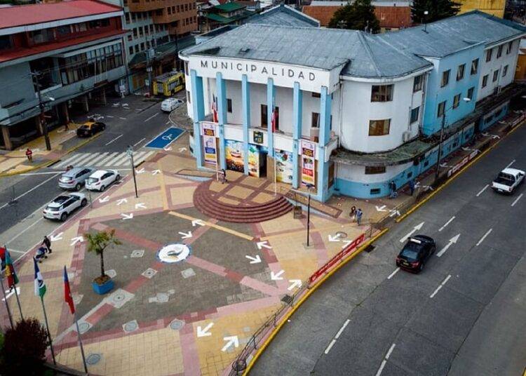 M谩s de una treintena de trabajadores de Municipio de Puerto Montt desvinculados: critican sueldos de nuevas contrataciones