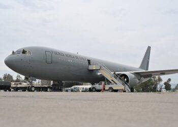 Funcionarios de la FACh fueron detenidos por intentar trasladar sustancia ilícita en vuelo a Santiago