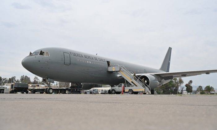 Funcionarios de la FACh fueron detenidos por intentar trasladar sustancia il铆cita en vuelo a Santiago