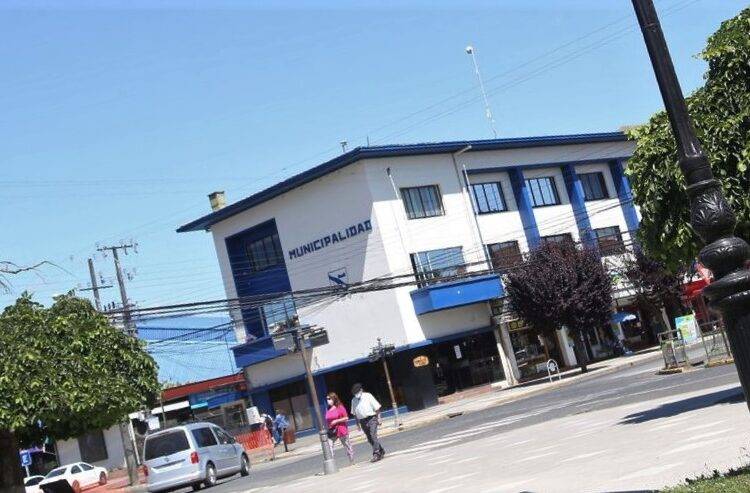 Municipalidad de R铆o Bueno deber谩 pagar $15 millones a profesora que fue acusada de maltrato a alumna