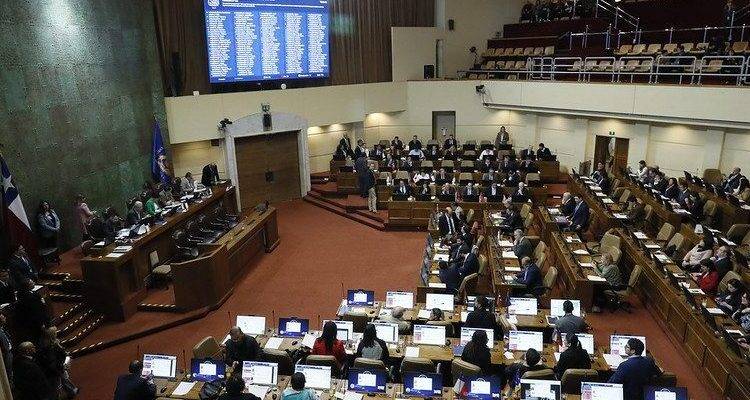 Cámara aprueba proyecto que regula consumo de drogas en autoridades y establece test de pelo