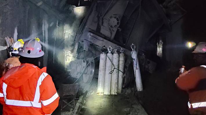Codelco confirma un fallecido tras accidente en Divisi贸n El Teniente: Cinco trabajadores permanecen desaparecidos