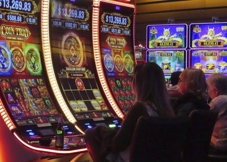 ContralorÃa detecta que más de 13 mil funcionarios públicos visitaron casinos estando con licencia médica