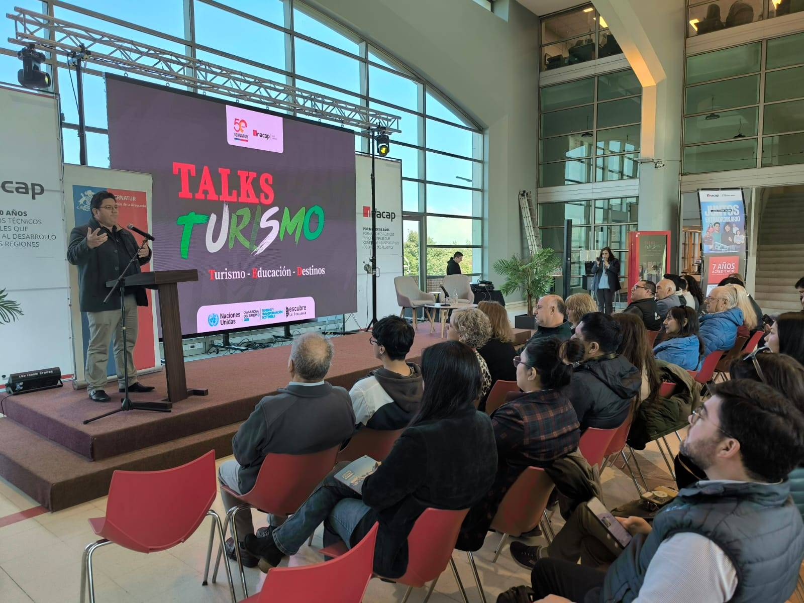 Sernatur celebró el Día Mundial del Turismo junto a la academia, gremios y el mundo privado en una exitosa jornada