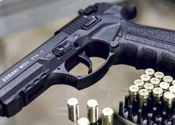 Niño llevó arma de fogueo a liceo en Iquique: Se investiga si estaba adaptada para disparos