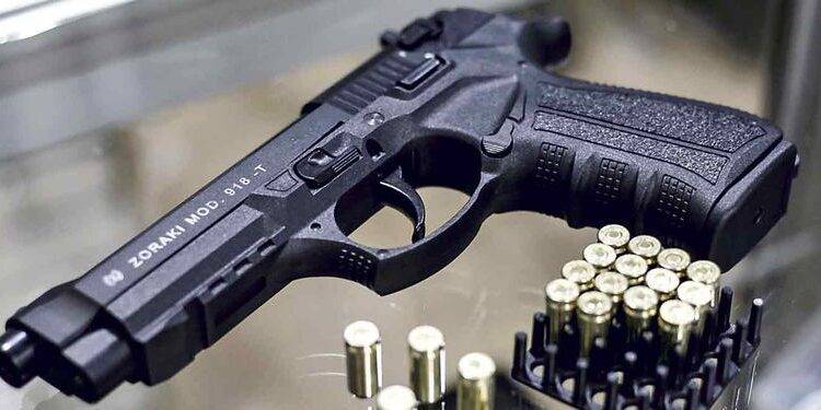 Ni帽o llev贸 arma de fogueo a liceo en Iquique: Se investiga si estaba adaptada para disparos