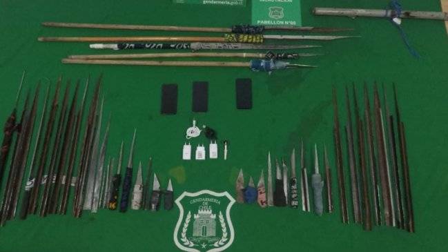 Procedimientos permiten incautar 70 armas blancas en c谩rceles de Valpara铆so