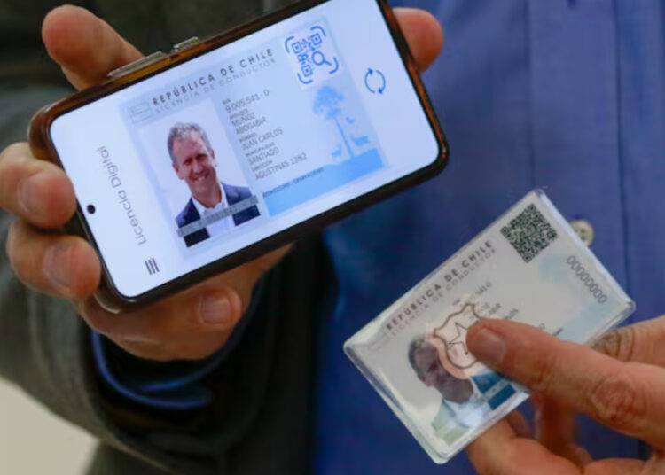 Licencia de conducir digital ya se encuentra en todo Chile