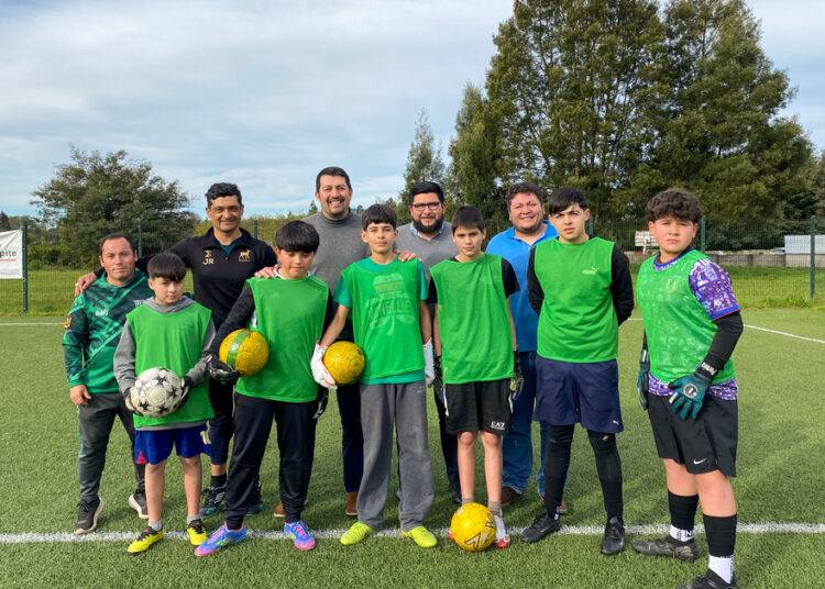 Escuela de fútbol municipal Gorbea incorpora preparador de arquero profesional
