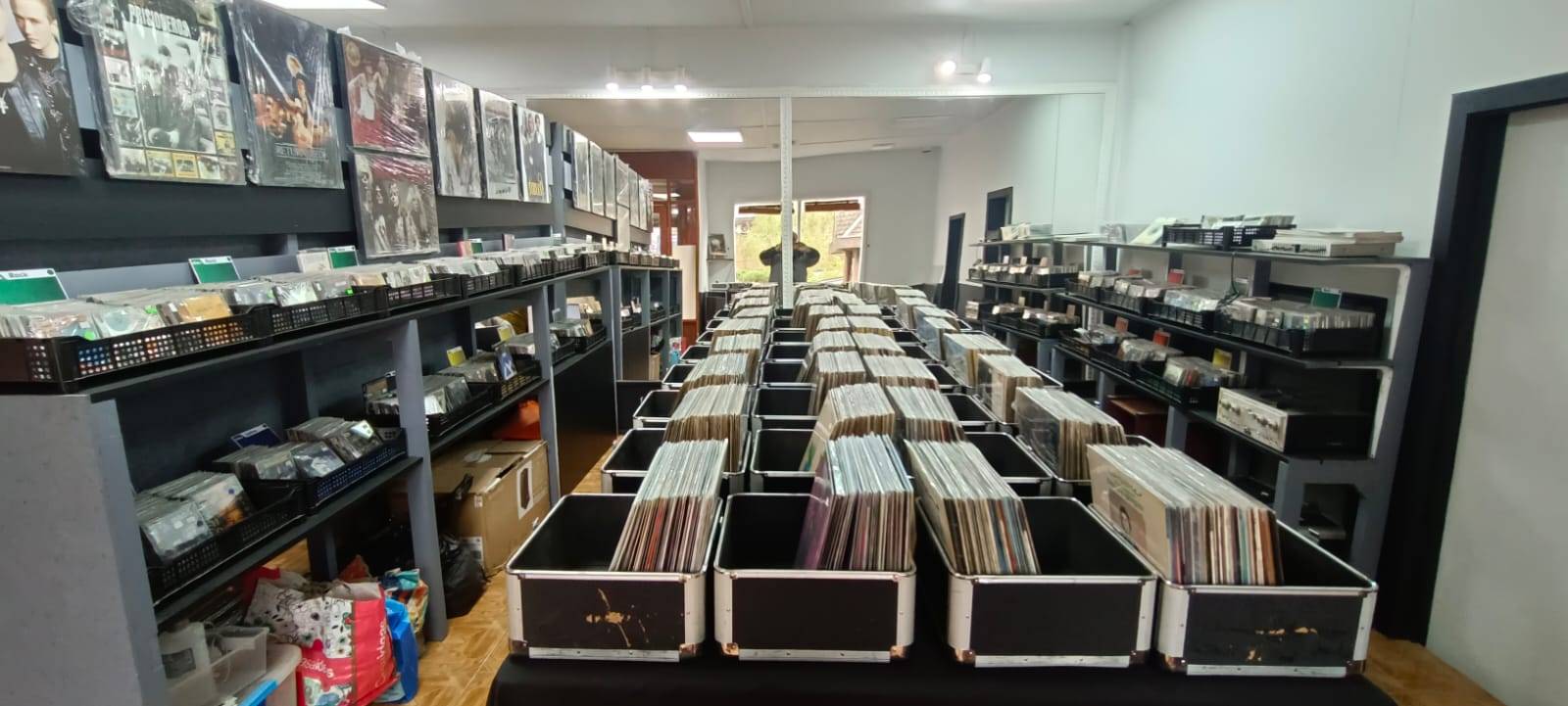 Un nuevo panorama cultural llega a Pitrufquén: Feria del Vinilo en Capriccio Bistro Bar & Tapas