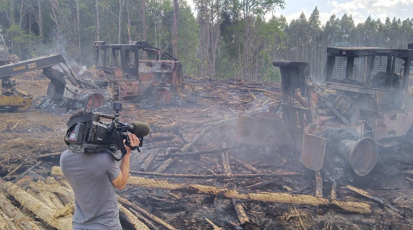 Gobierno se querelló por dos ataques incendiarios registrados el fin de semana en La Araucanía