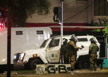 Decretan arresto domiciliario para carabineros por muerte de dos hinchas de Colocolo