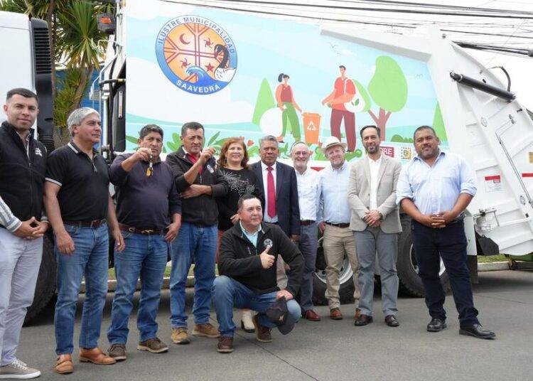Puerto Saavedra recibi贸 nueva flota de camiones y equipamiento para modernizar recolecci贸n de residuos s贸lidos