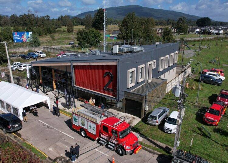 Histórica compañía de bomberos de Villarrica recibe oficialmente su nuevo cuartel