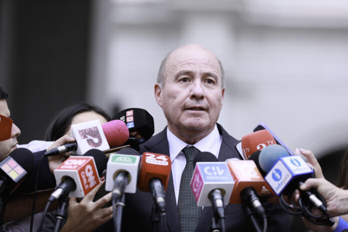 Hacienda calcula que hay 1.800 morosos del CAE con sueldos sobre $5 millones: «Les vamos a ir a cobrar»