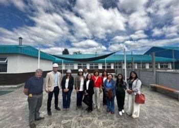 Autoridades visitan avance de proyecto de conservación en emblemática escuela municipal