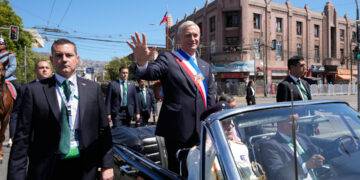Kast evalúa indultos a uniformados condenados tras el estallido social
