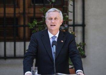 Gobierno ordena «ajustar el cinturón» a todos los ministerios