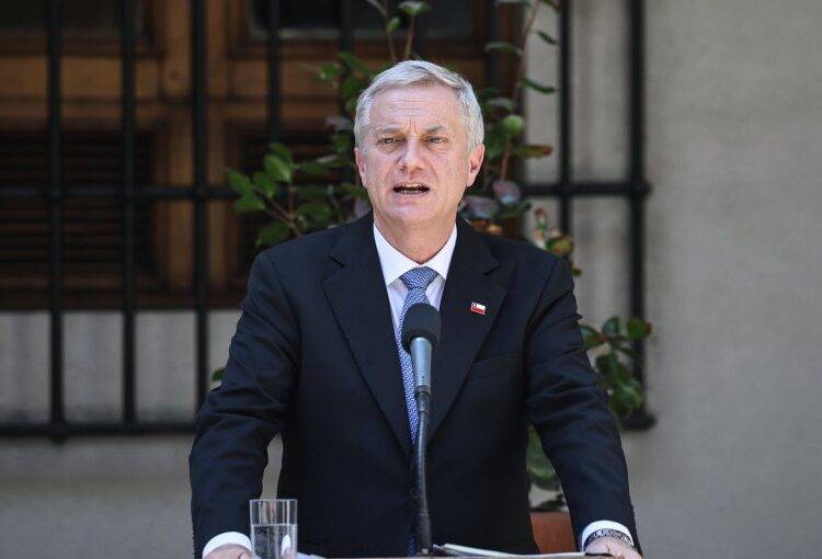 Gobierno ordena «ajustar el cinturón» a todos los ministerios