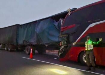 Choque deja un fallecido y 19 heridos en Ruta 5 Norte