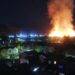ordenan evacuar asentamiento en Puente Alto por incendio en papelera CMPC