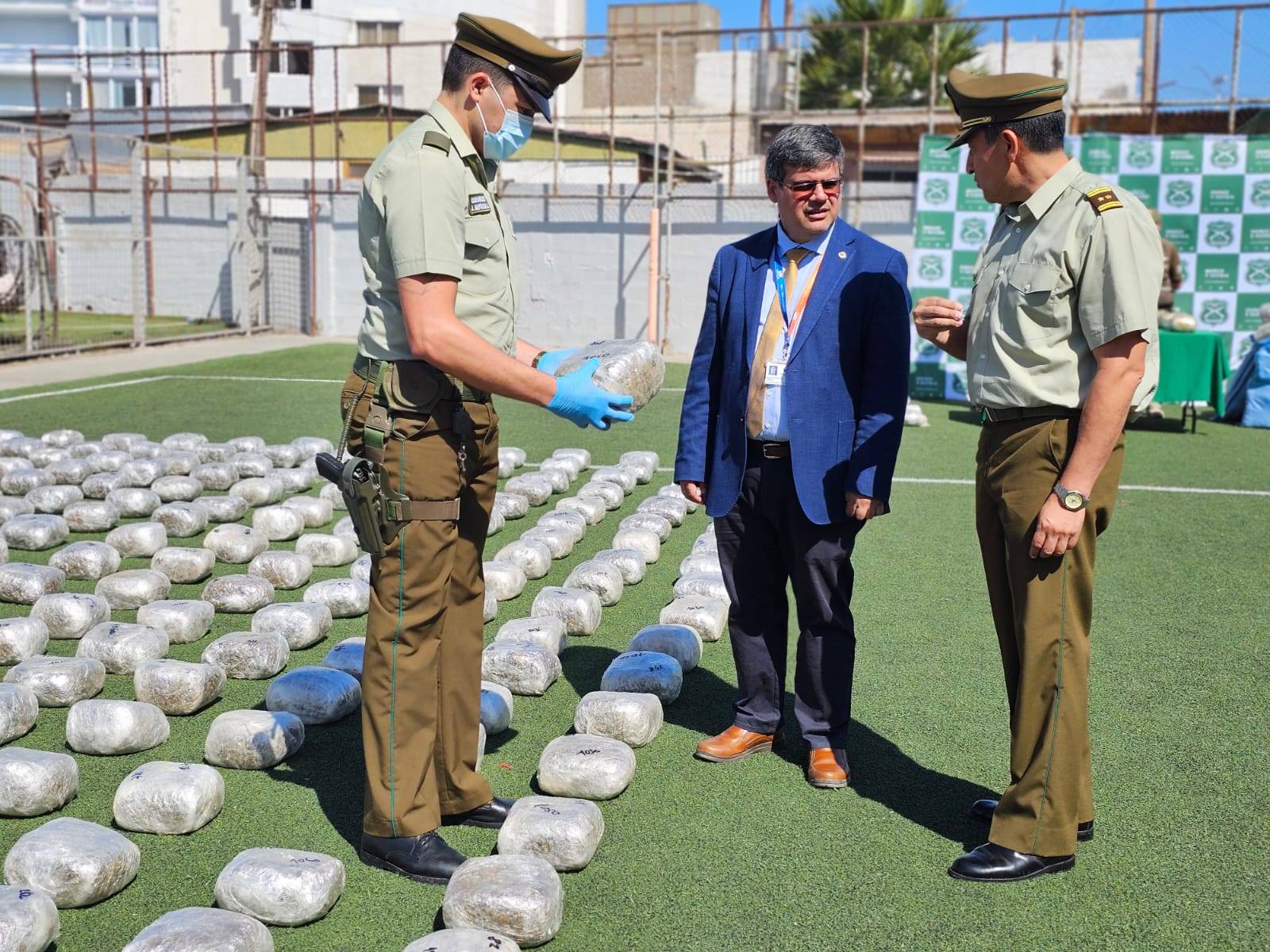 Fiscalía y Carabineros neutralizan acopio de drogas en pleno desierto