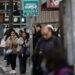 Aglomeraciones en paraderos y estaciones de Metro por paro de micreros en Gran Valparaíso