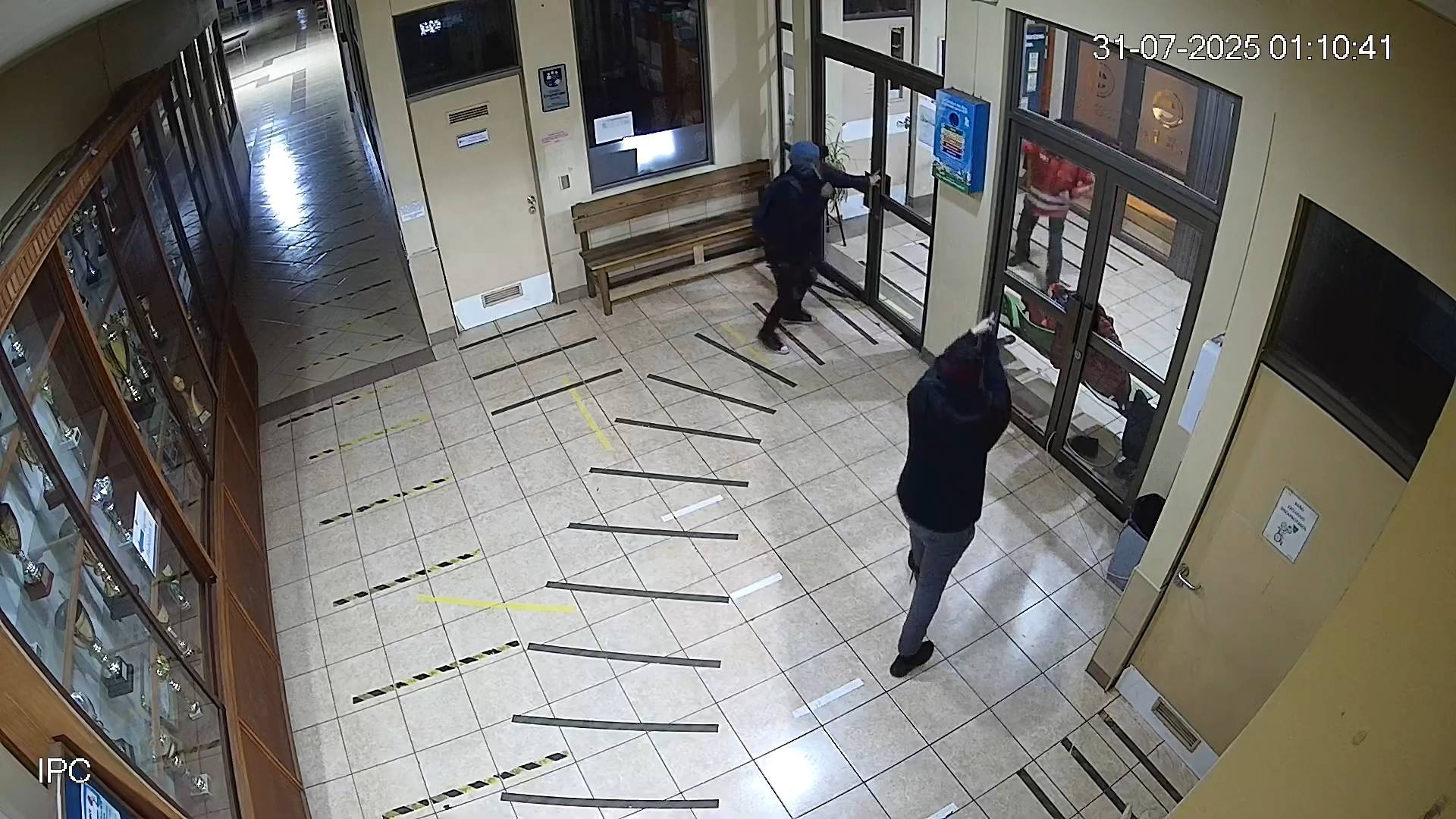 Adolescente es condenado a 10 años de internación por violento robo en colegio de Temuco: vÃctima sufrió lesiones graves