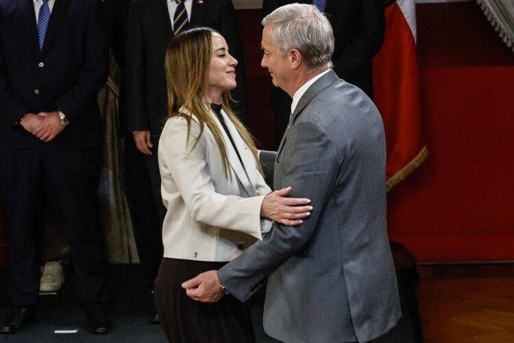Cambio de gabinete: Sale Mara Sedini y Trinidad Steinert