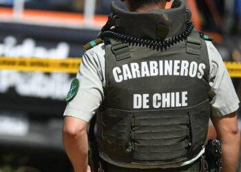 3 carabineros y 12 civiles detenidos en allanamientos para desarticular organización criminal