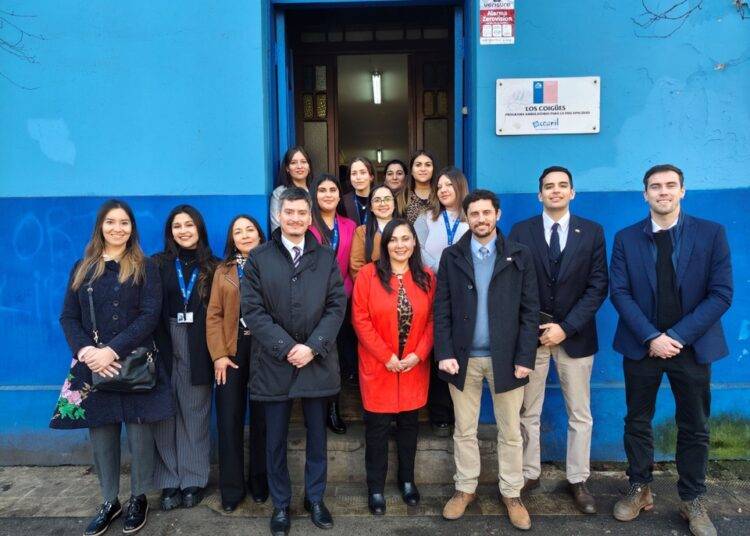 De visita en La Araucan铆a; Subsecretario de Bienes Nacionales entrega concesi贸n a Fundaci贸n Coanil de Temuco