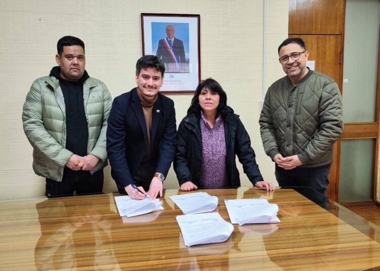 Seremi de Bienes Nacionales de La Araucanía entrega permiso de ocupación de terreno para las ramadas de Temuco