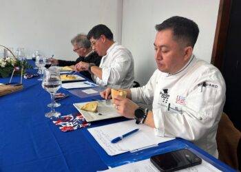 Pucón le dio el “vamos” a original Concurso de la Empanada con “cata a ciegas”