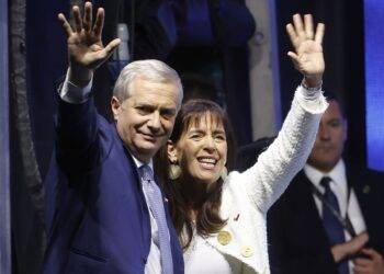 Gobierno restituyó gabinete de la primera dama