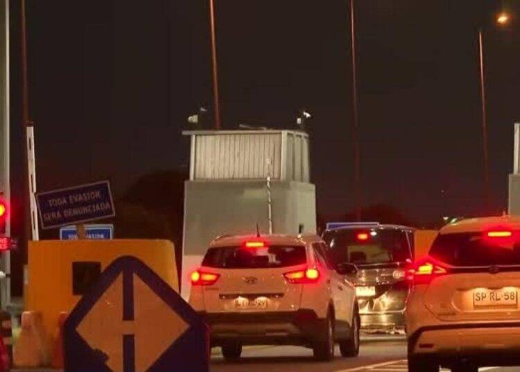 Mujer dio a luz al costado de ruta: trabajadora de peaje no permiti贸 pasar porque no ten铆a efectivo