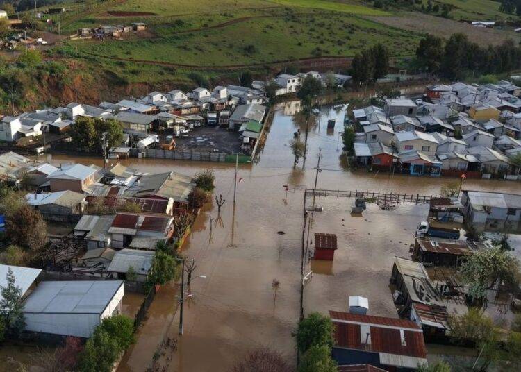 Cuatro puentes inutilizables y dos socavones de gran envergadura afectan conectividad vial en Lumaco a raíz de las últimas lluvias